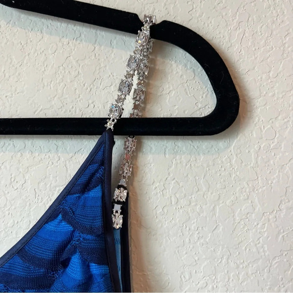 St John wave print Crystal Embellished Straps - Picture 3 of 8